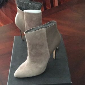 Women’s Suede Ankle boot